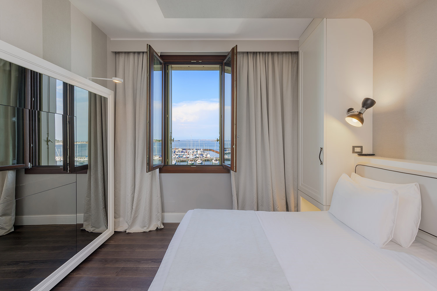 hotel-grande-italia-camera-deluze-doppia-laguna-01