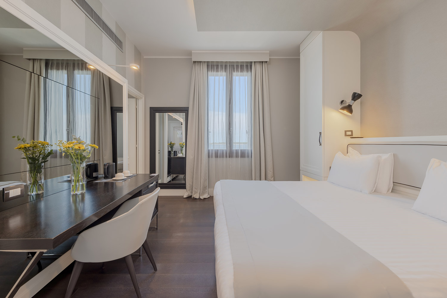 hotel-grande-italia-camera-superior-doppia-laguna-02
